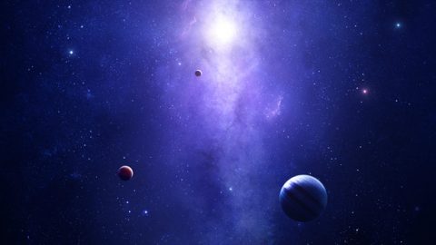 Keines der geschaffenen und nicht-geschaffenen Wesen kann die Identität des Schöpfers ersetzen