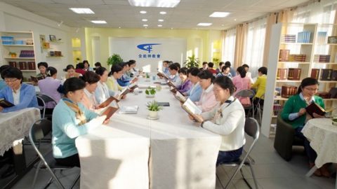 ¡Escucha! ¿Quién es el que habla?