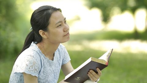 Écoute ! Qui est Celui qui parle ?