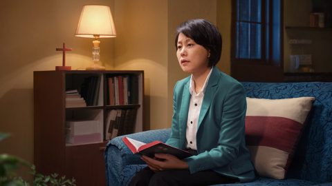 Je crois au Seigneur depuis de nombreuses années et je connais bien la Bible. Chaque jour, je prie, je me confesse au Seigneur et je me repens. Mais je suis encore capable de pécher fréquemment, incapable d’échapper à l’esclavage du péché et d’atteindre la purification. Comment Dieu Tout-Puissant, Christ des derniers jours, peut-Il purifier et sauver l’homme complètement ?