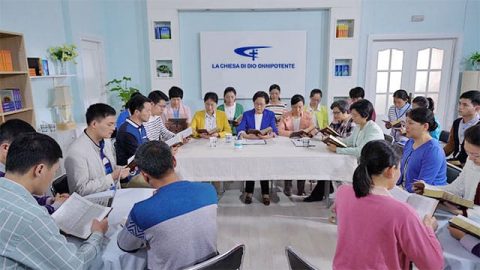 e' rapito davanti al trono di Dio