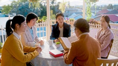 Под властью коммунистического правительства можно подвергнуться аресту, преследованию и даже казни за принятие истинного пути! Я не понимаю, почему КПК так боится труда Всемогущего Бога?