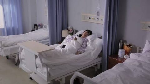 突如其来的病变使她暴露了真相